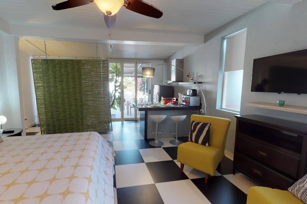 Iron/ironing board (on request), free WiFi, bed sheets