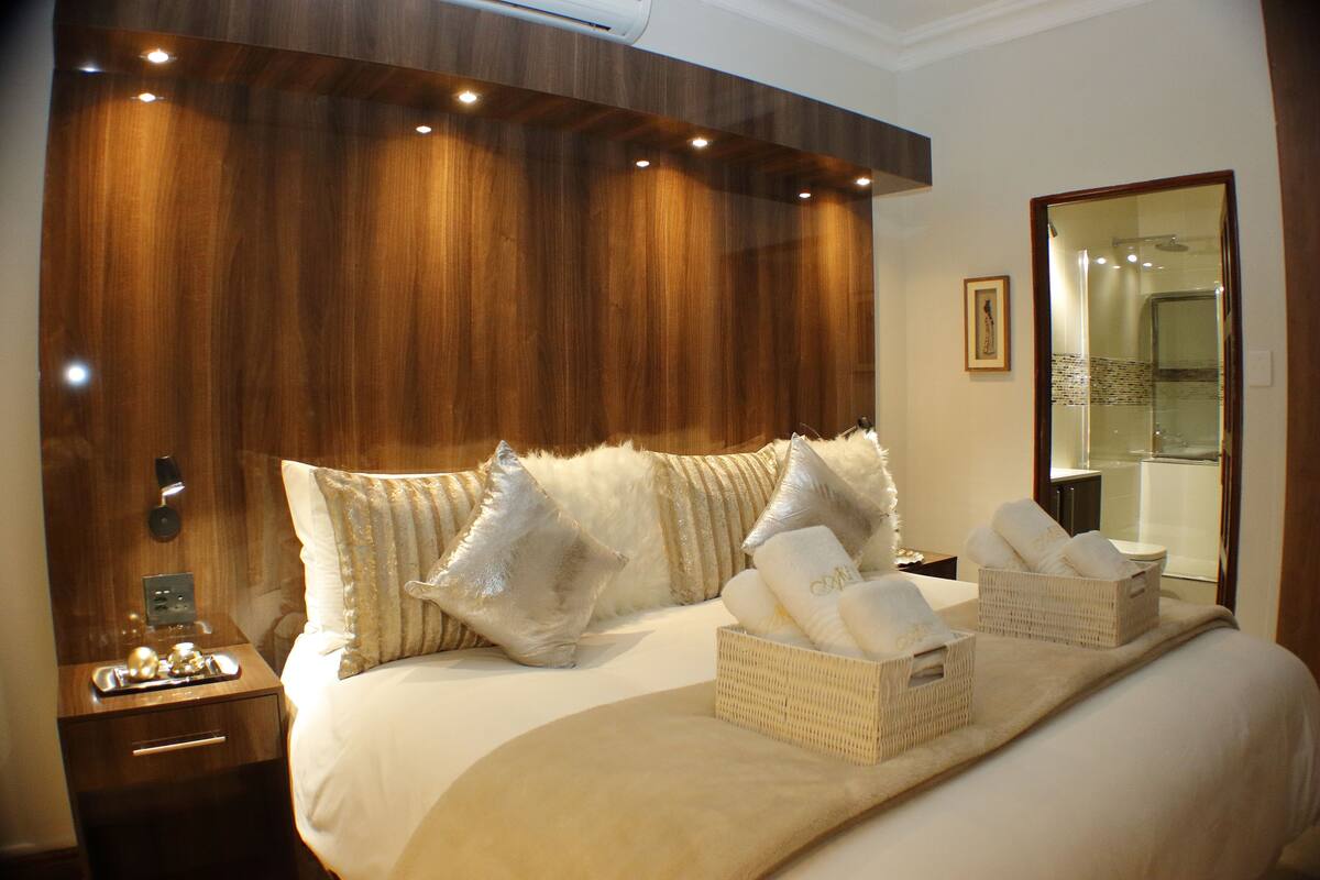 Majesty Luxury Suite With Balcony