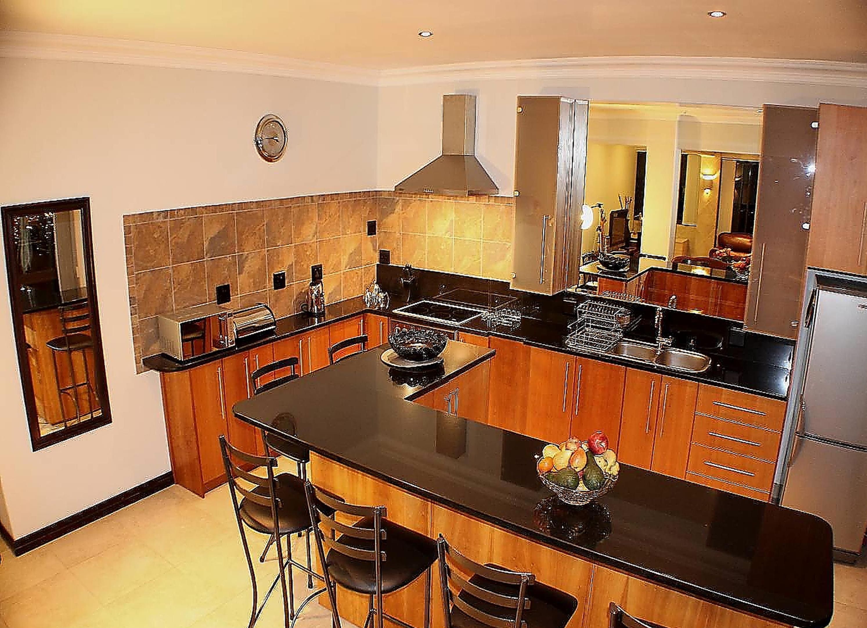Spacious City View Apartment | Private kitchen | Fridge, microwave, oven, stovetop