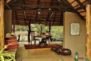 Dining - Kambaku River Sands (Bushbuckridge)