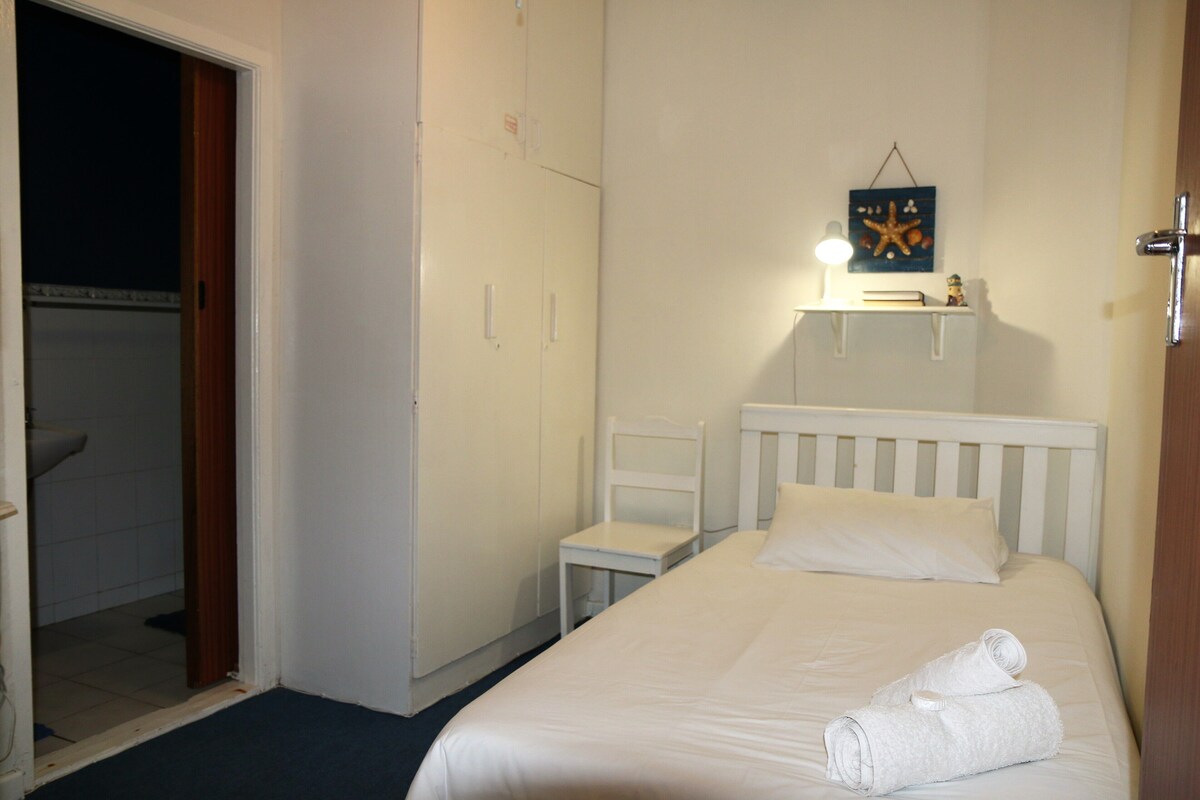 Family Suite, 2 Bedrooms (Aloha 4) | In-room safe, individually decorated, individually furnished