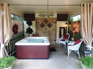 Baignoire à remous extérieure