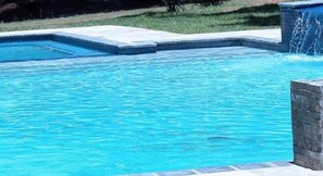 2 outdoor pools