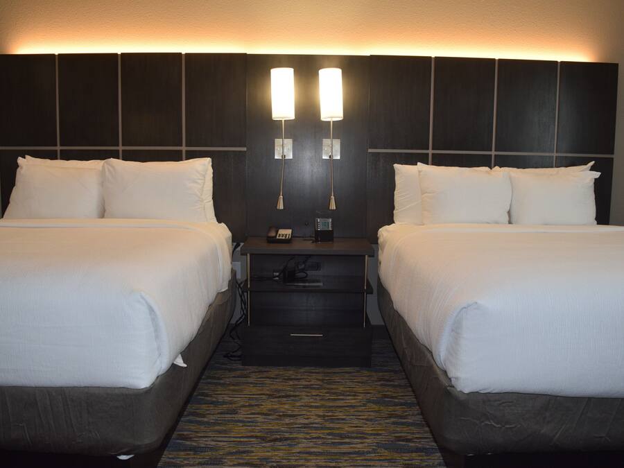 In-room safe, desk, laptop workspace, soundproofing