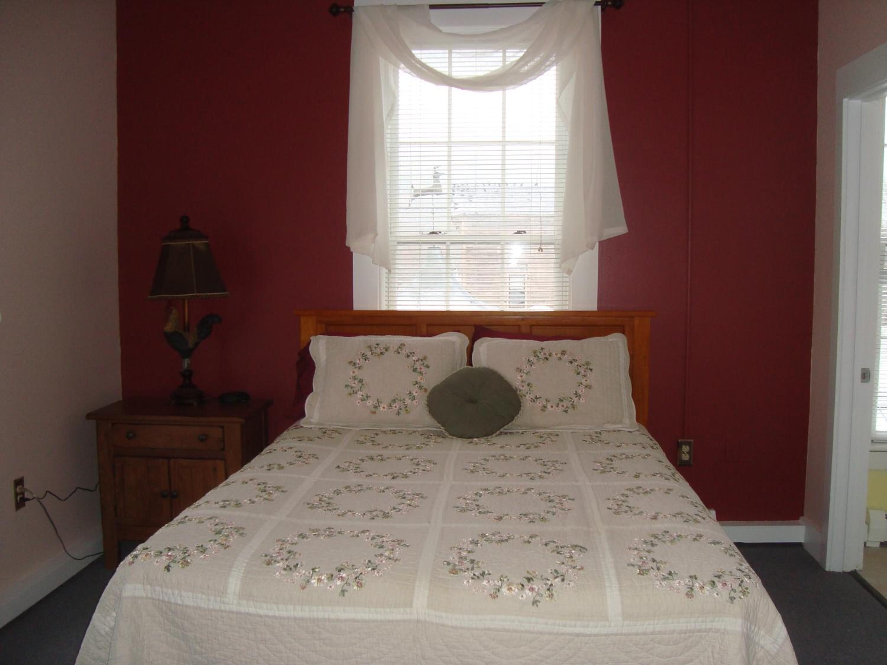 1 bedroom, desk, iron/ironing board, free wifi