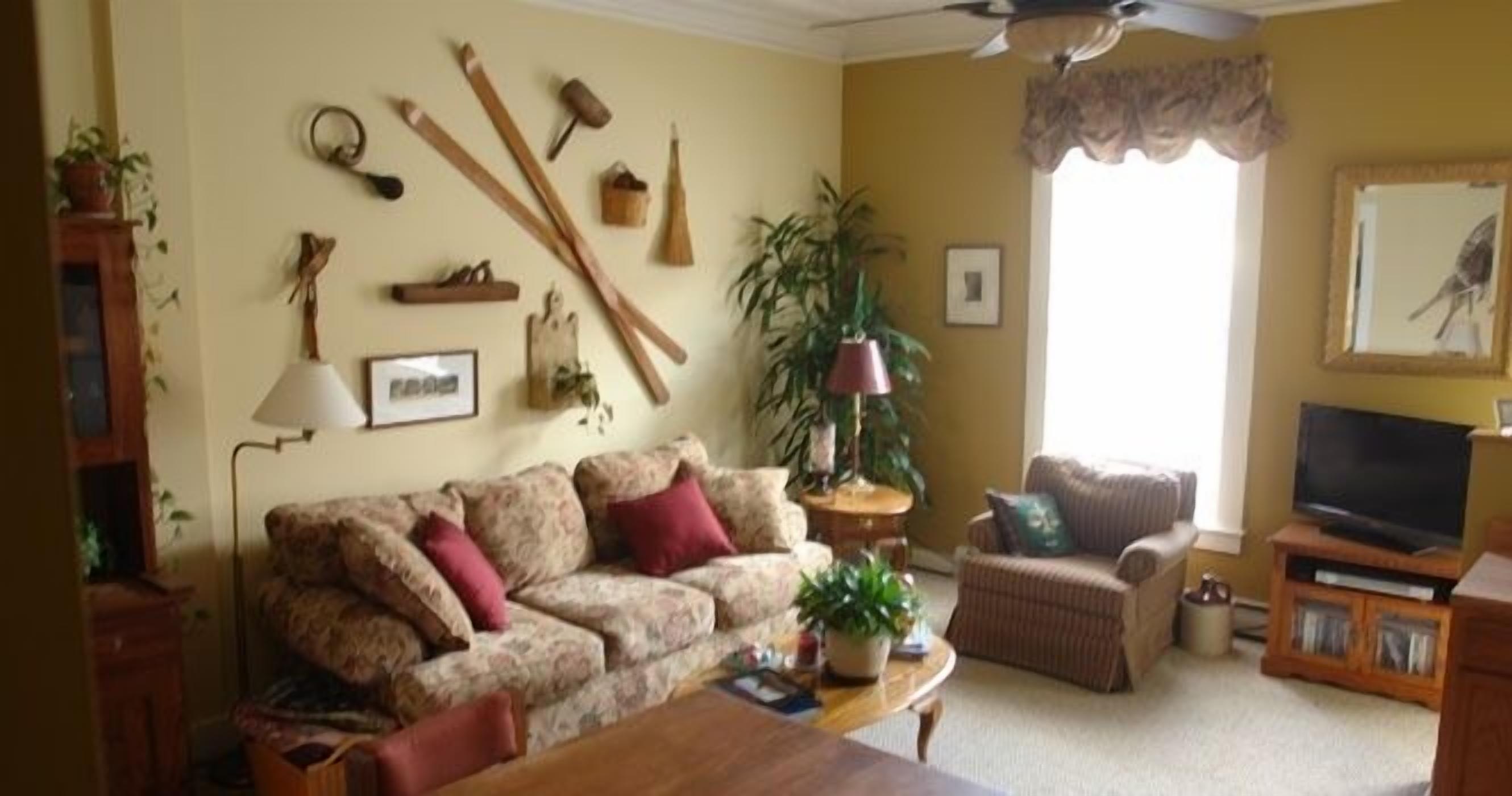 family suite, 3 bedrooms | living room | 48-inch flat-screen tv with digital channels, hulu, pay films