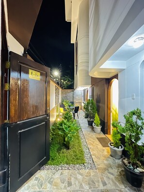 Superior Apartment, 2 Bedrooms, Kitchenette (Living Room) | Terrace/patio