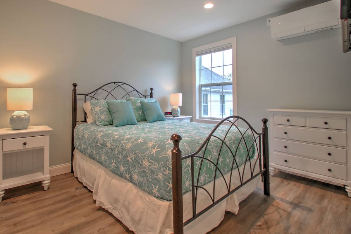 #12 Sand Dune One Bedroom | 1 bedroom, in-room safe, individually decorated, individually furnished