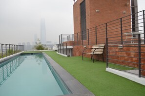 Outdoor pool - Nunes Propiedades Providencia (Santiago)
