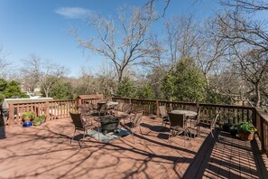 Terrace/patio - Town Creek Warren - Suite B (Fredericksburg)
