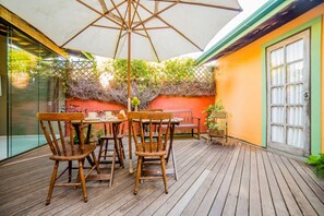 包含每日自助早餐