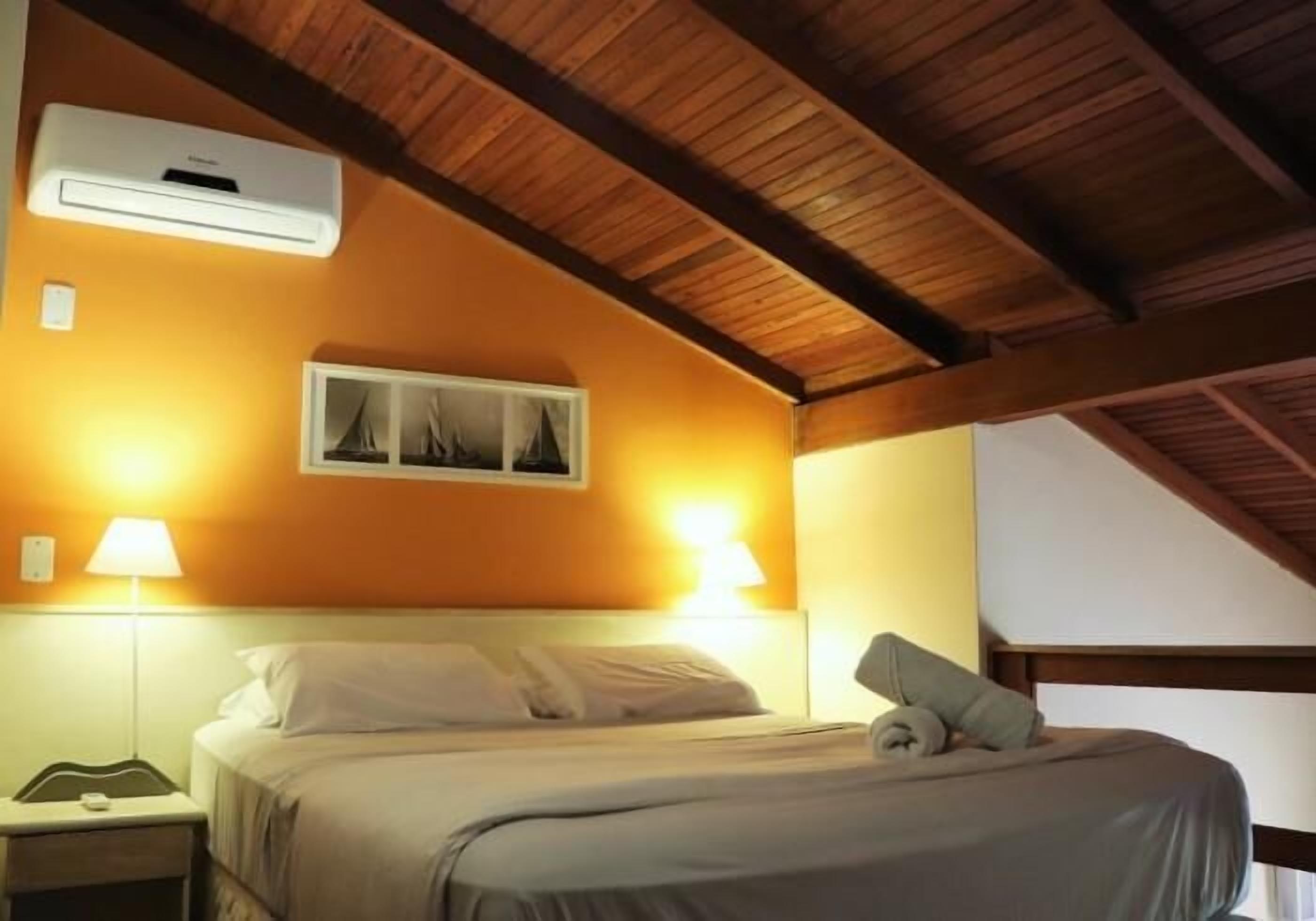 Decoración personalizada, muebles diferentes y escritorio 