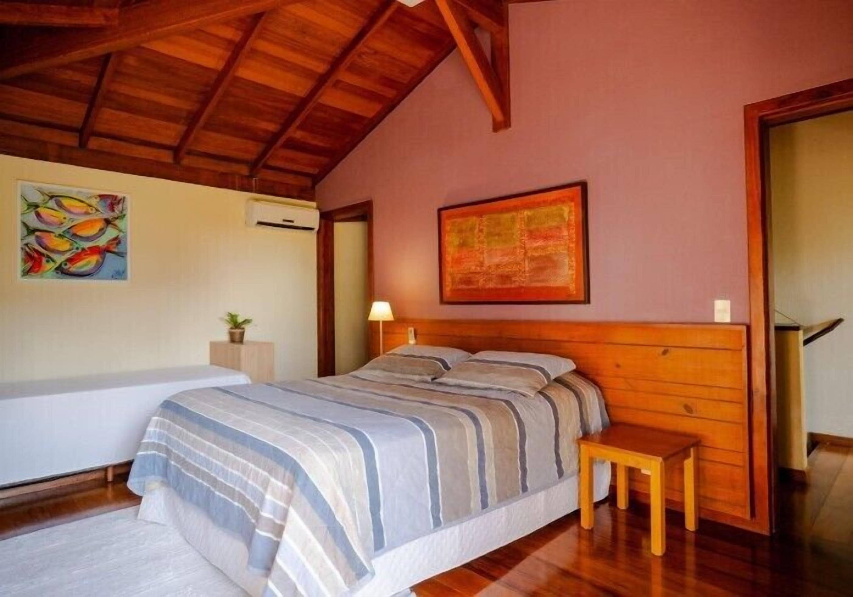 Premium Suite (Master) | Individually decorated, individually furnished, desk, iron/ironing board