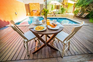 Free daily buffet breakfast - Pousada do Capitão (Florianópolis)