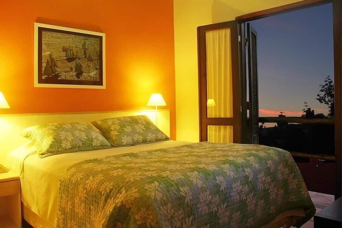 Decoración personalizada, muebles diferentes y escritorio