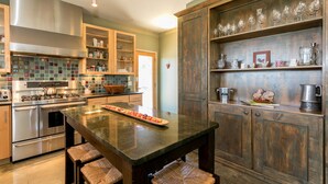 House, 3 Bedrooms (Inspiration Hill) | Private kitchen | Coffee/tea maker, full-size fridge, microwave, oven - Inspiration Hill (Fredericksburg)