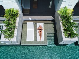 3 piscinas externas, espreguiçadeiras