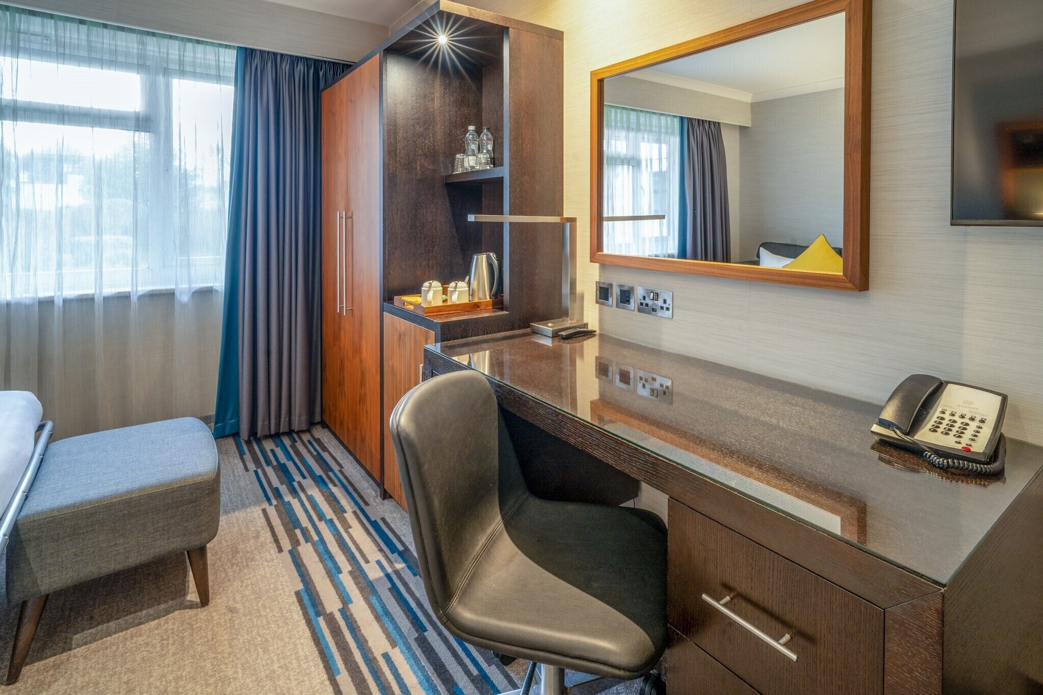 Photo - Elite Venue Selection Felbridge - Gatwick