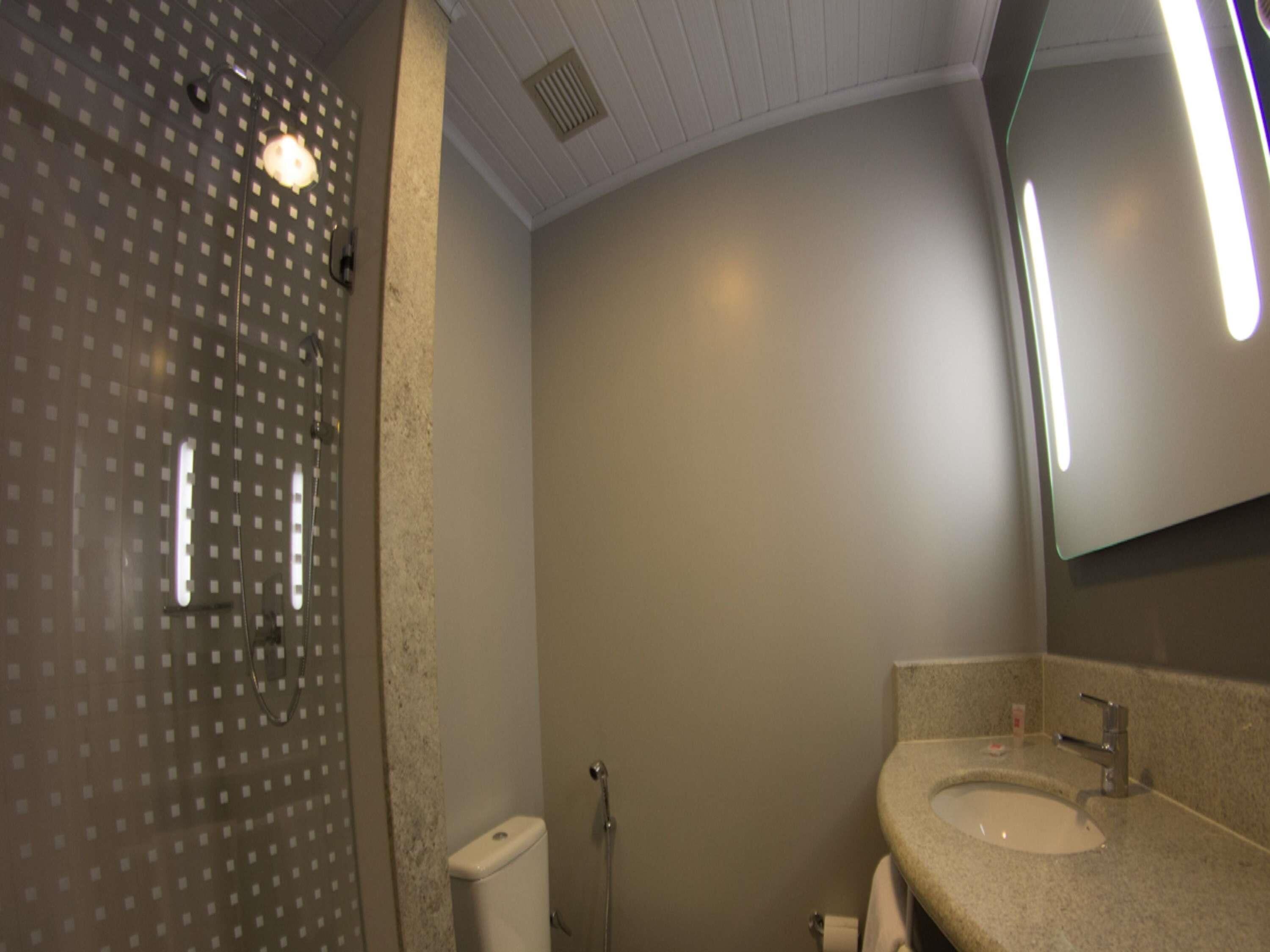 standard room, multiple beds | minibar, desk, blackout curtains, soundproofing