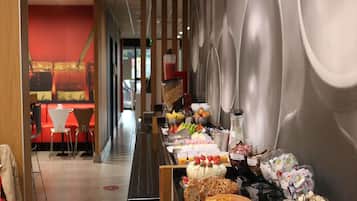 Café da manhã completo todos os dias (BRL 40 por pessoa)