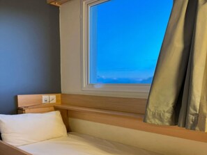 Standard Room, Multiple Beds | Minibar, desk, blackout drapes, soundproofing - ibis Catalao (Catalao)