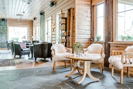 Lobby sitting area. Storsätra Fjällhotell