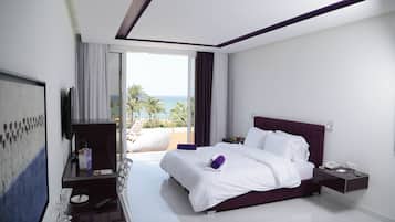 Deluxe kamer, balkon, uitzicht op zee | Luxe beddengoed, een kluis op de kamer, individueel gedecoreerd
