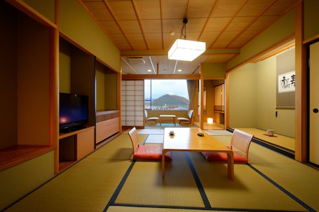 Japanese Style Room, 10 Tatami Mat, Central Building | In-room safe, free WiFi