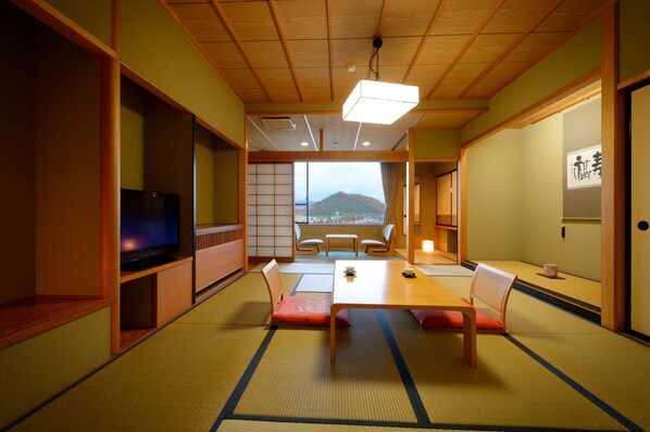 Japanese Style Room, 10 Tatami Mat, Central Building | In-room safe, free WiFi - Sakaeya Hotel (Tendo)