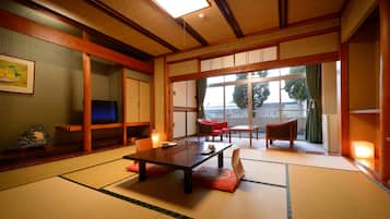 Japanese Style Room, 10 Tatami Mat, East Building | In-room safe, free WiFi