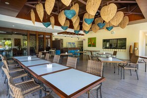 Breakfast, lunch served; local and international cuisine, pool views 