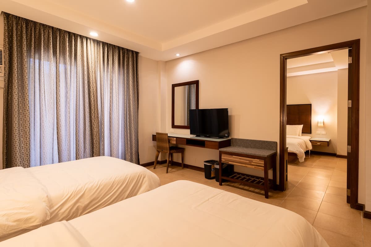 1 bedroom, in-room safe, desk, blackout curtains