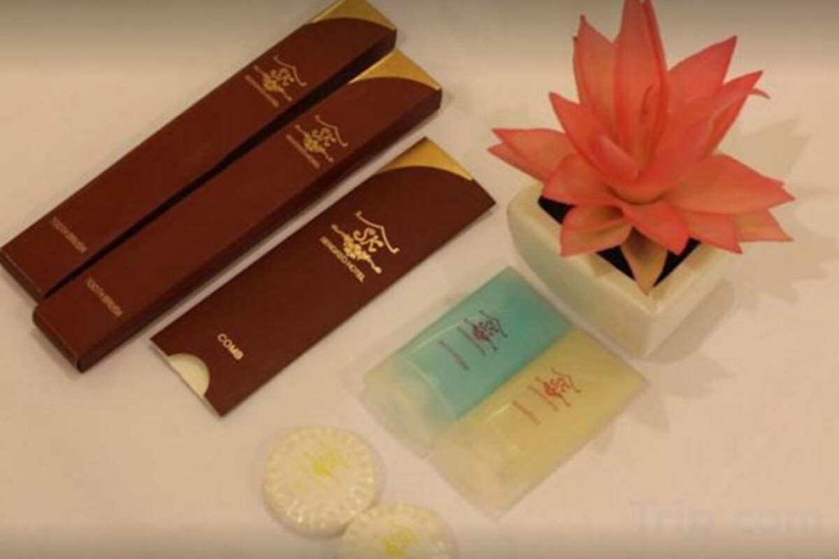 Bathroom amenities