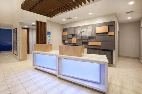 Holiday Inn Express Suites Indianapolis NE Noblesville, an IHG Hotel - Image 3