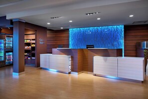 Reception - Fairfield Inn & Suites by Marriott Alexandria (Alexandria)