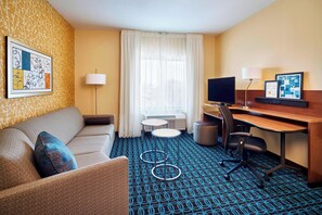 1 bedroom, premium bedding, down duvets, pillow-top beds - Fairfield Inn & Suites by Marriott Alexandria (Alexandria)