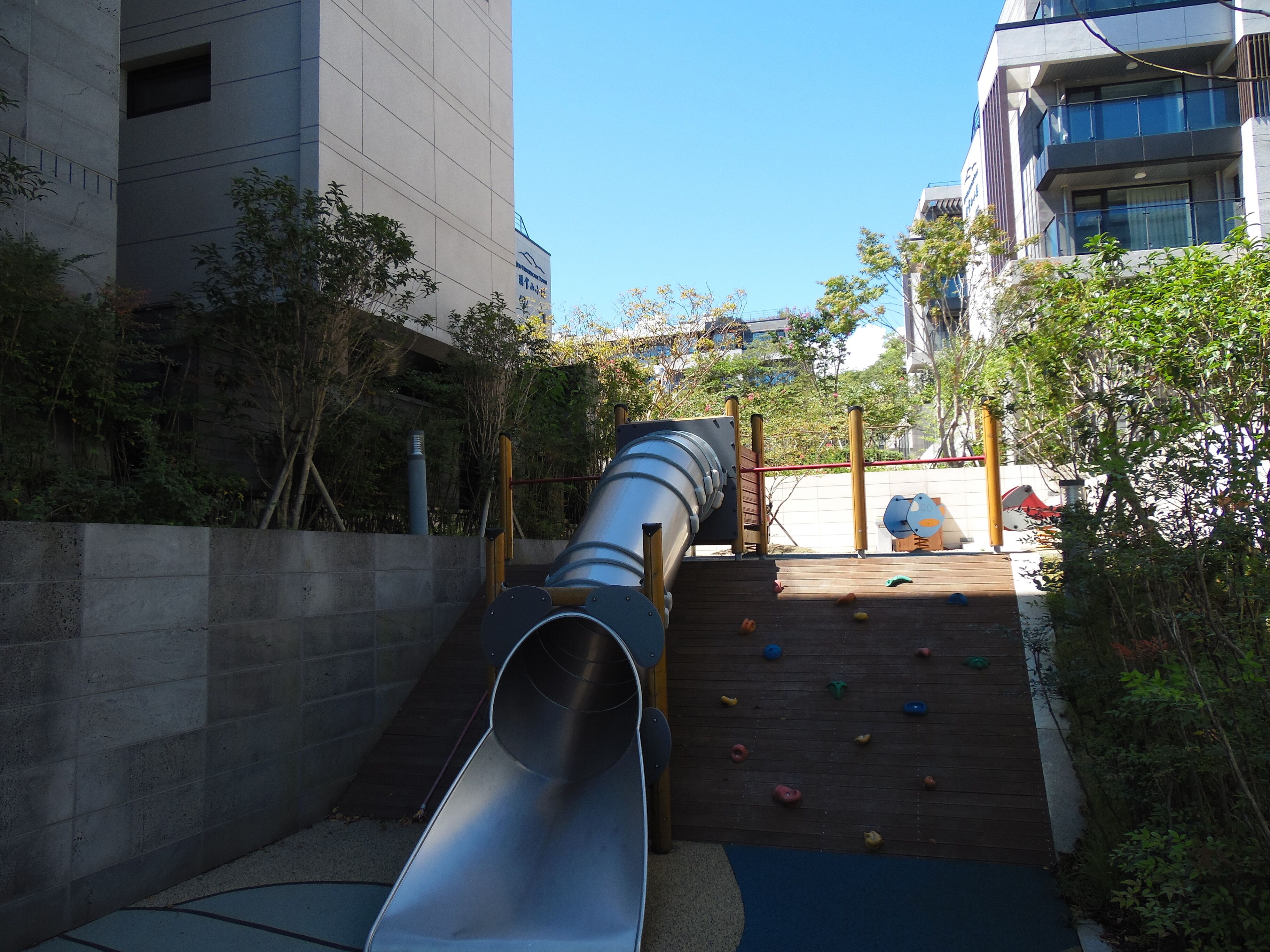 children’s play area – outdoor