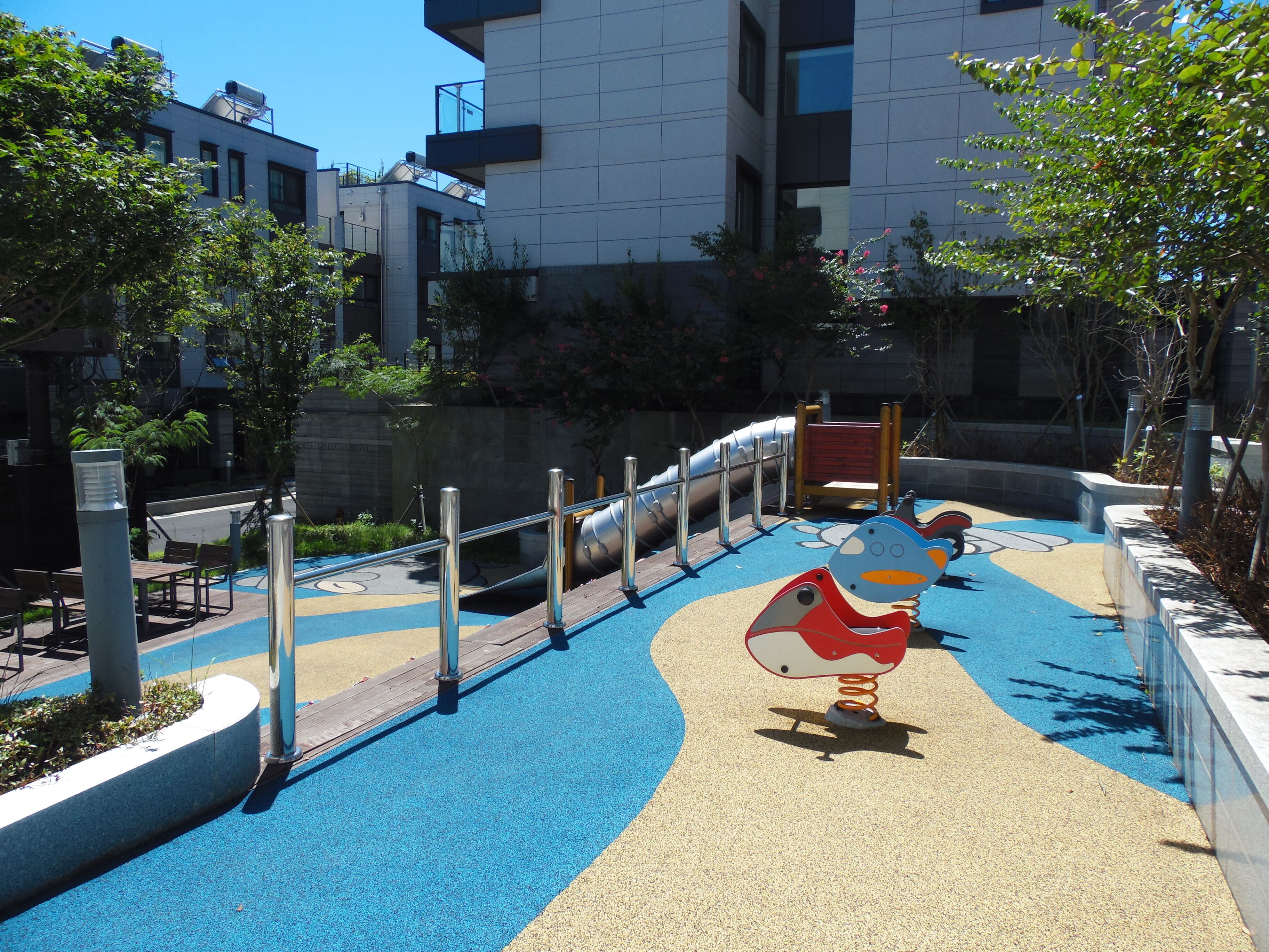 children’s play area – outdoor