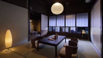 スタンダードA <4名> | 1 室のベッドルーム、高級寝具、セーフティボックス (室内)、客室ごとに異なる装飾