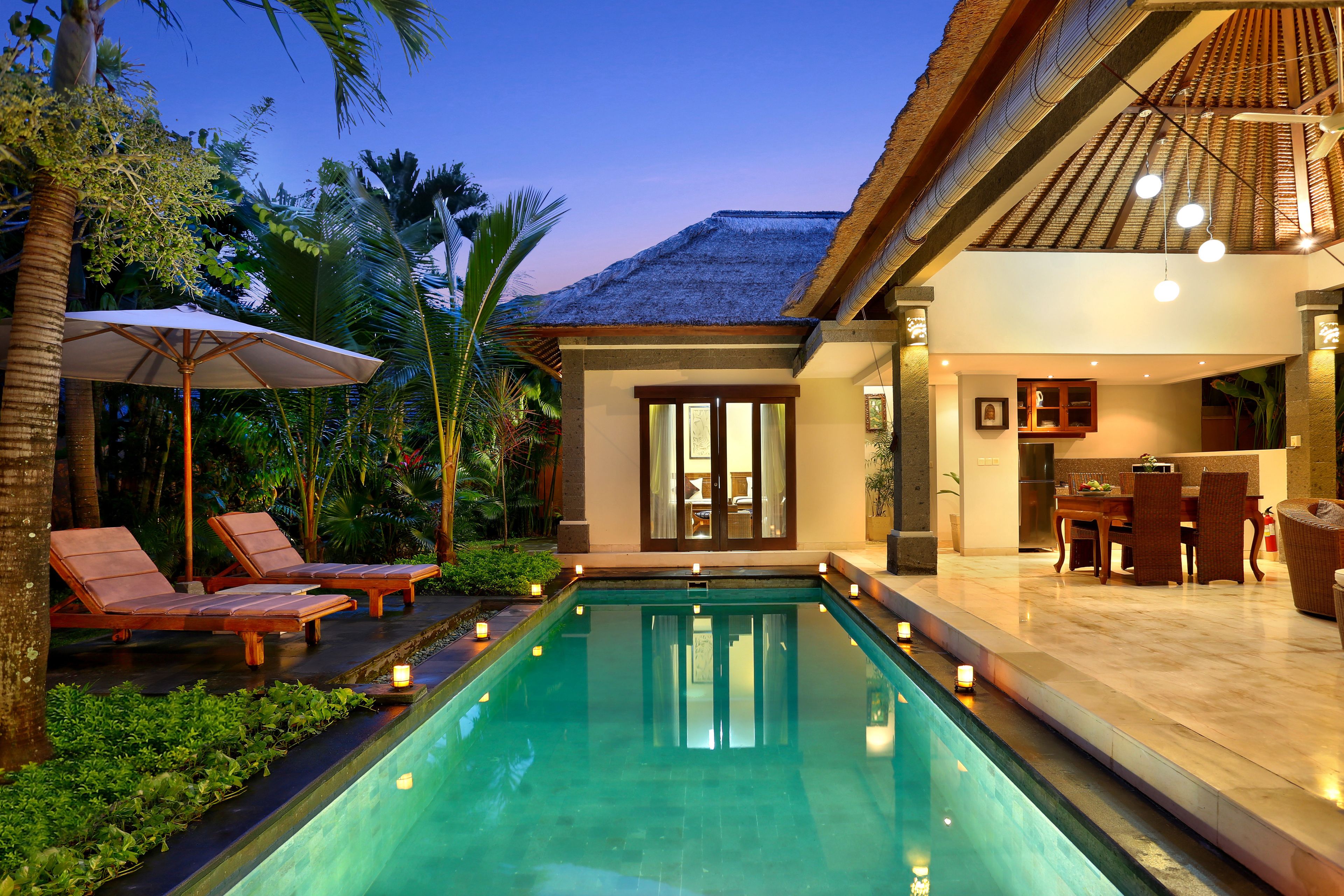 Vila, 2 quartos, piscina particular | Piscina externa | Piscina externa, guarda-sóis, espreguiçadeiras