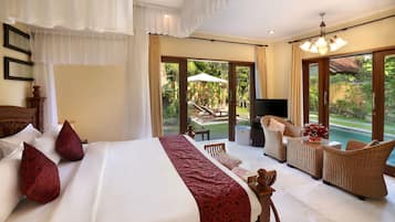 One Bedroom Villa with Private Pool | Minibar, desk, blackout drapes, iron/ironing board