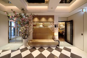 Interior entrance - Hotel Sakura Suite Osaka (Osaka)