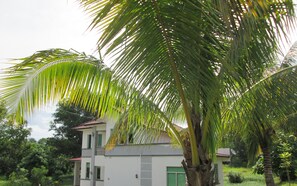 Mặt tiền nơi lưu trú