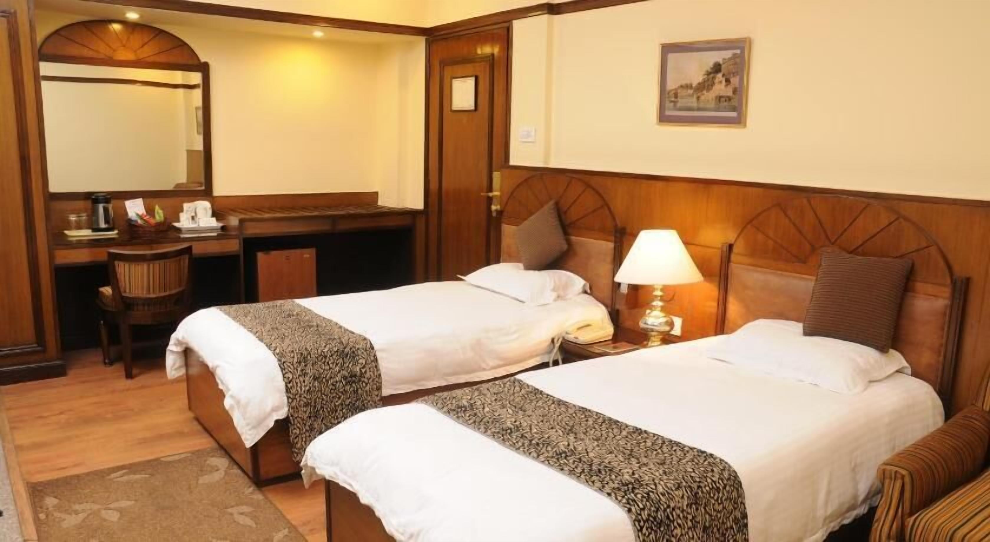 Minibar, in-room safe, desk, iron/ironing board