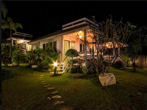 Lumphachi Lakehill Resort