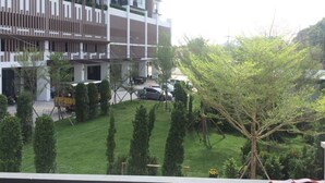 View from property - 108 Beds Hostel (Si Racha)