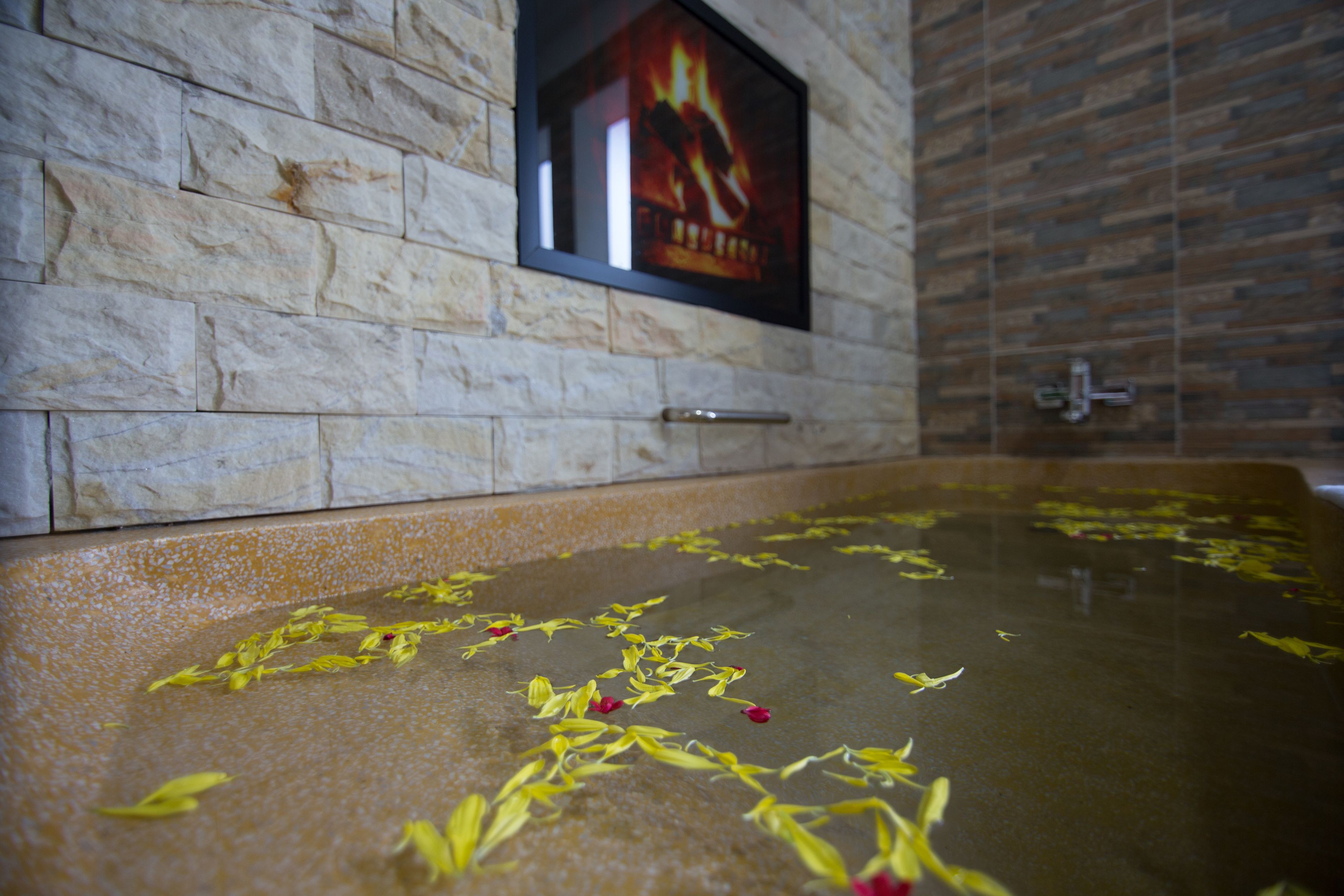 deep-soaking bathtub