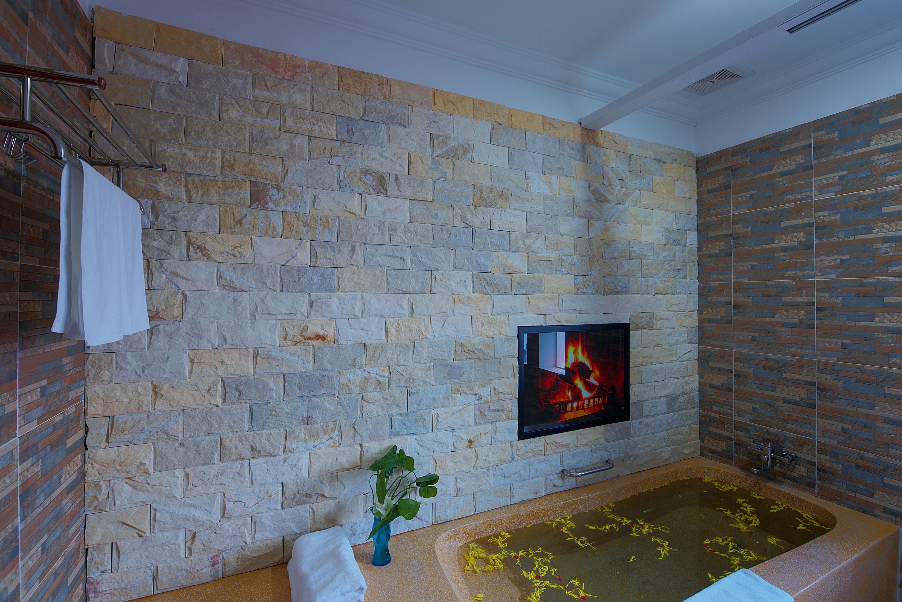 deep-soaking bathtub