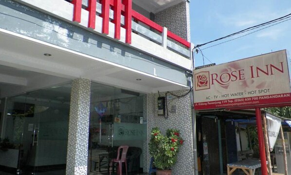 Property entrance - Rose Inn (Pangandaran)