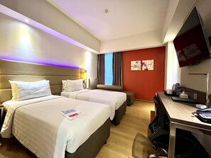 Deluxe Room | Premium bedding, in-room safe, desk, laptop workspace - Bigland Hotel & Convention Sentul (Sentul City)